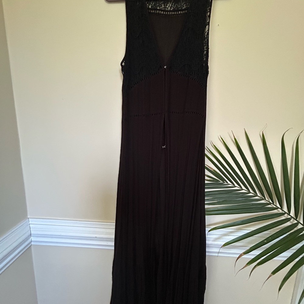 Chic Black Lace Maxi Dress